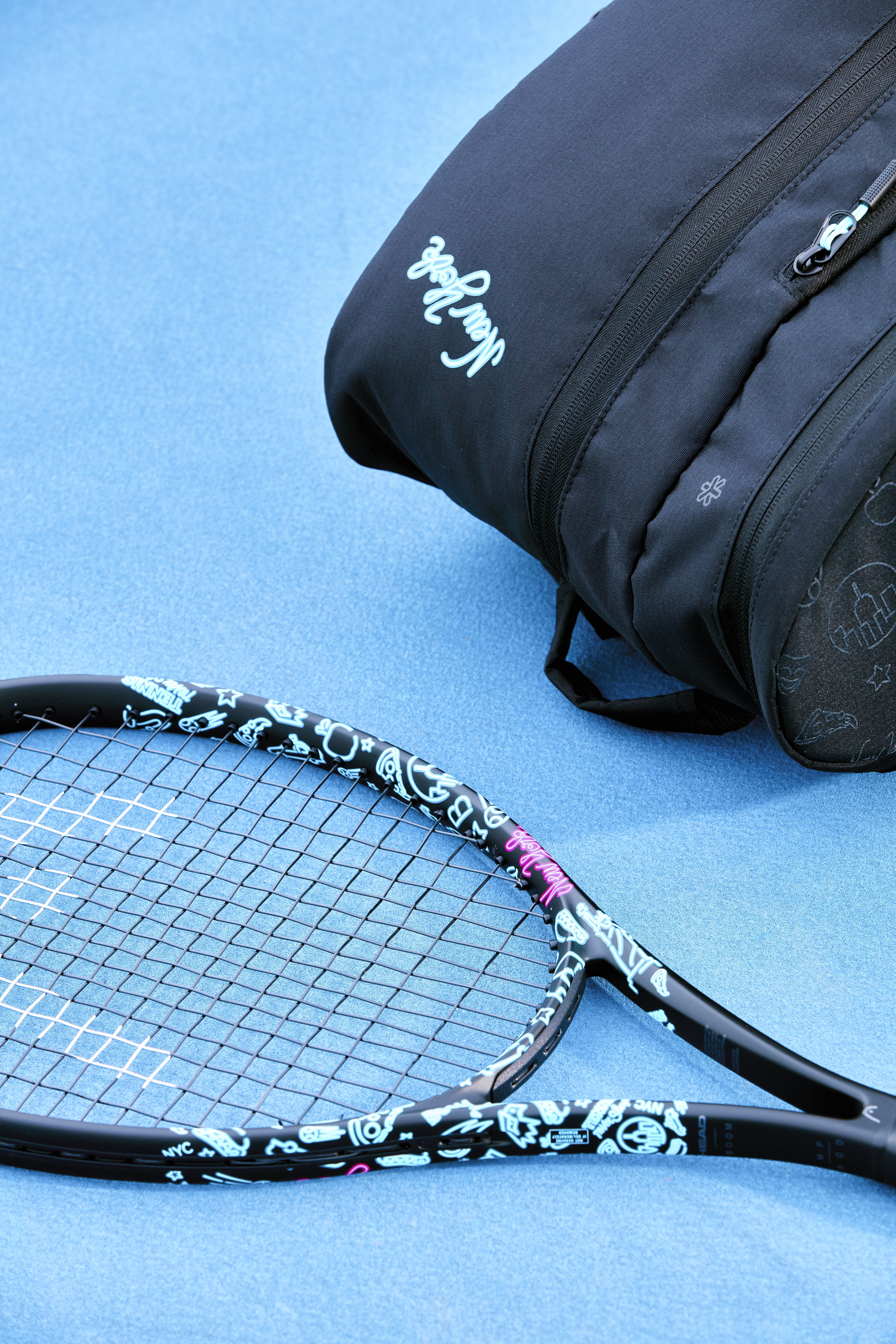 La Head Boom Neon con lo zainetto coordinato