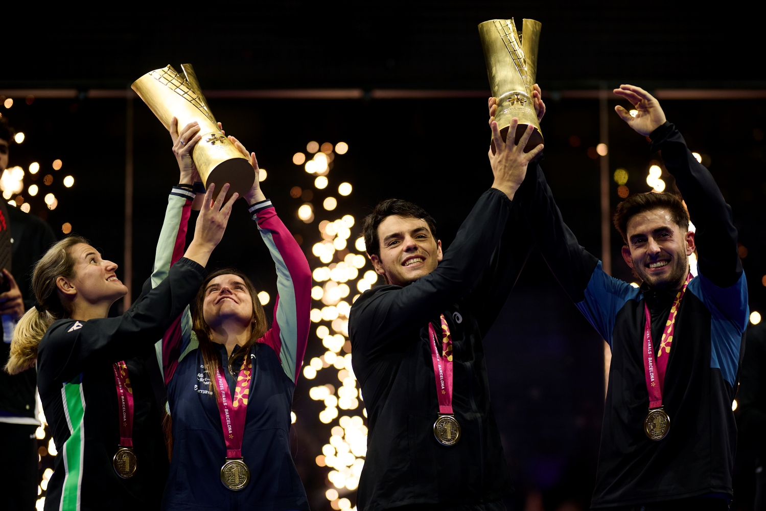 I vincitori dell'edizione 2024 delle Premier Padel Finals. Da sinistra: Ari Sanchez, Paula Josemaria, Coki Nieto, Jon Sanz