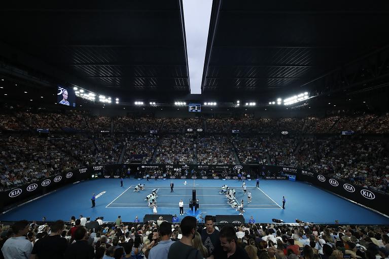 Rod Laver Arena con una fettina di tetto aperto