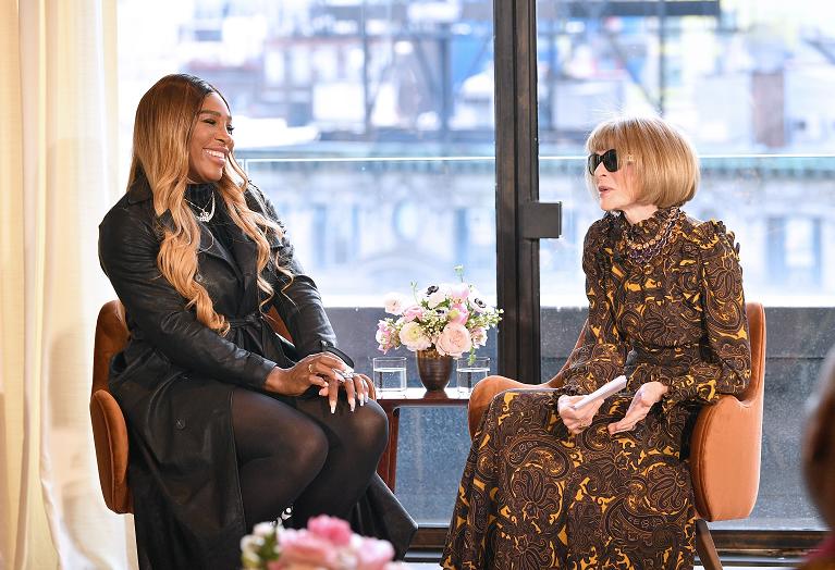Serena Williams con Anna Wintour, direttrice di Vogue, al lancio della sua collezione di abbigliamento S in febbraio