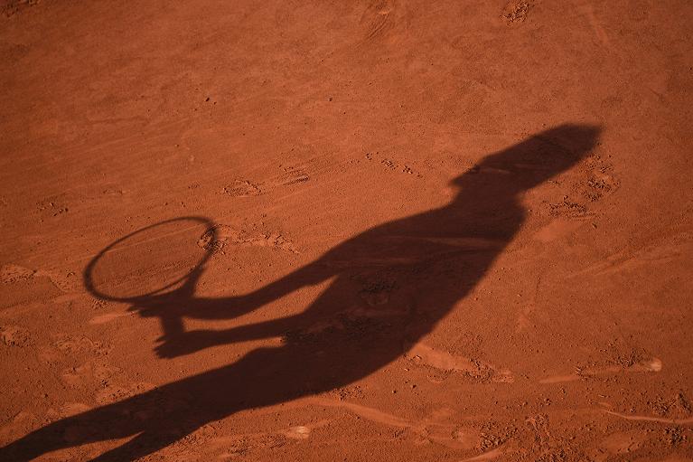 ombra sul campo da tennis