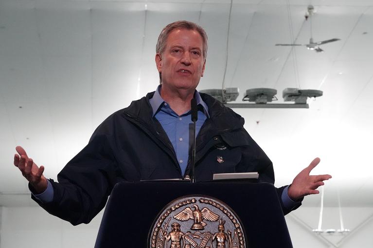 Il sindaco di New York Bill de Blasio annuncia che a Fluhing Meadows verranno creati 350 posti letto per malati non covid 19