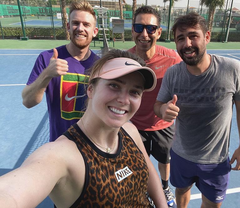 Elina con il suo team