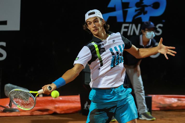 Lorenzo Musetti è il primo 2002 a vincere un match ATP (foto Giampiero Sposito)