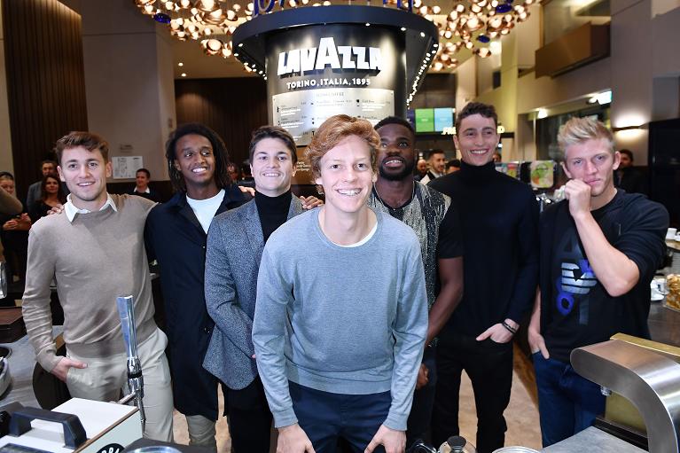 Jannik Sinner con i migliori Next Gen del mondo