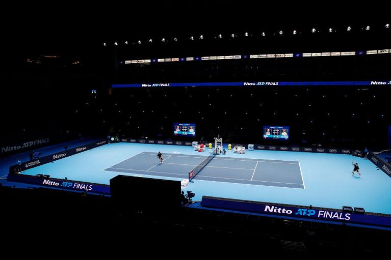 Le tribune deserte della