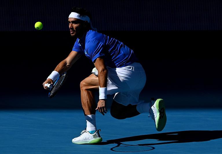 Fabio Fognini in azione in ATP Cup con le nuove K-Swiss Ultrashot 3