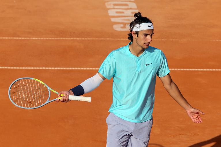 Lorenzo Musetti si ferm nei quarti di finale al Sardegna Open