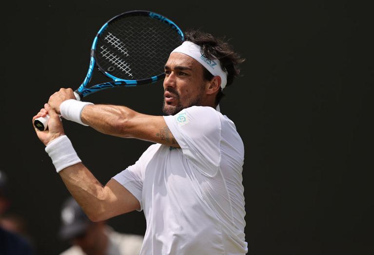 Il movimento di chiusura del rovescio di Fabio Fognini (foto Getty Images)