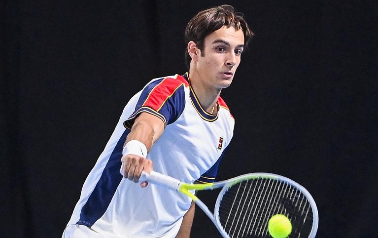 Il rovescio di Lorenzo Musetti (foto Getty Images)