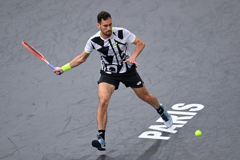 Gianluca Mager colpisce di diritto (foto Getty Images)