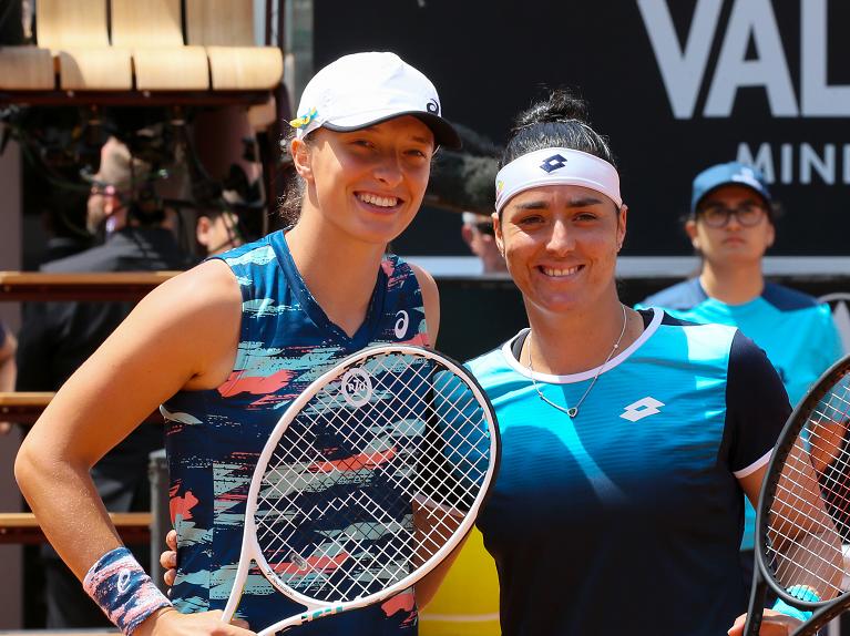 Iga Swiatek ed Ons Jabeur (foto Sposito)