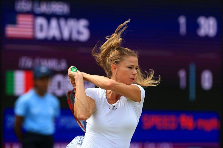 Camila Giorgi colpisce di rovescio (foto Getty Images)
