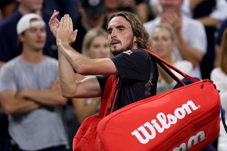Stefanos Tsitsipas, battuto al primo tunro a New York per la seconda volta su cinque partecipazioni