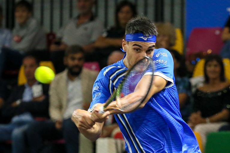 Il rovescio di Lorenzo Sonego (foto Sposito)