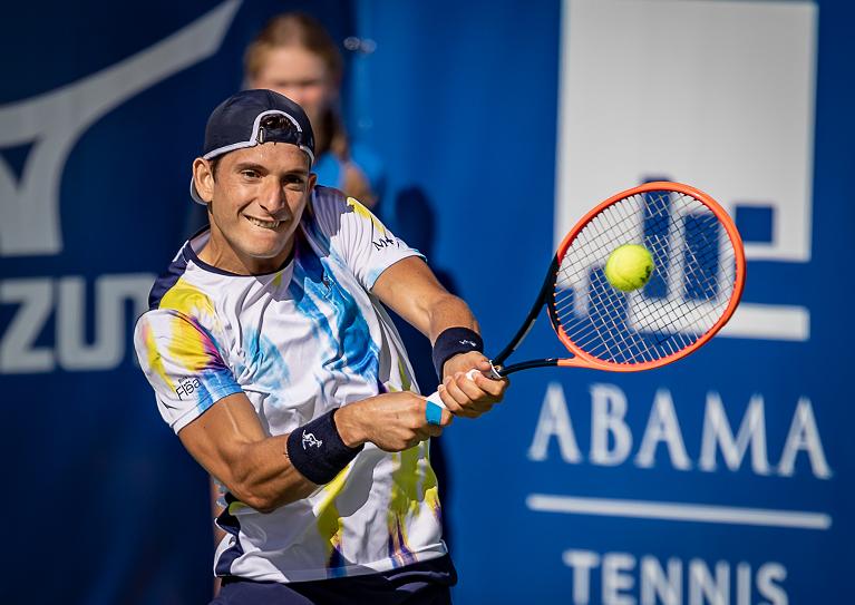 Il rovescio di Francesco Passaro (foto Combi / MEF Tennis Events)