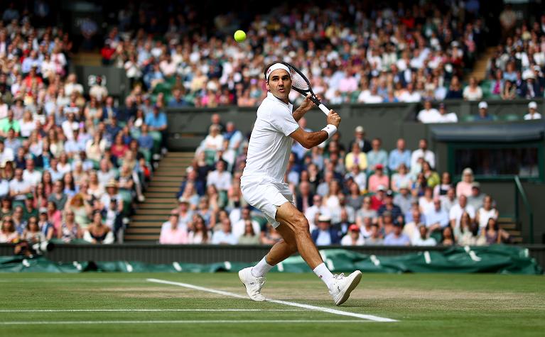 Roger Federer a Wimbledon 2021 con le sue calzature On (Foto Getty Images)