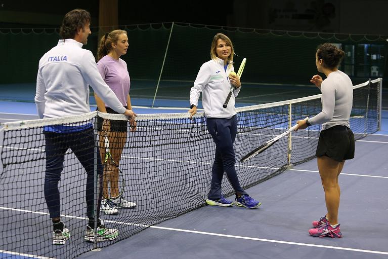 Tathiana Garbin con Lucia Bronzetti e Martina Trevisan alla vigilia di Slovacchia-Italia in Billie Jean King Cup (Foto Sposito)
