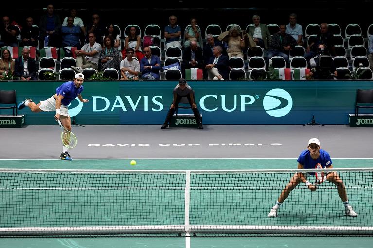 Simone Bolelli e Matteo Arnaldi in azione in Coppa Davis a Bologna (Foto Giampiero Sposito)