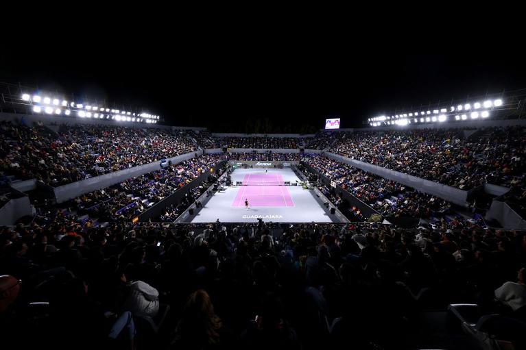 Lo stadio del tennis, completato in tempi record, a Guadalajara (foto Getty Images)