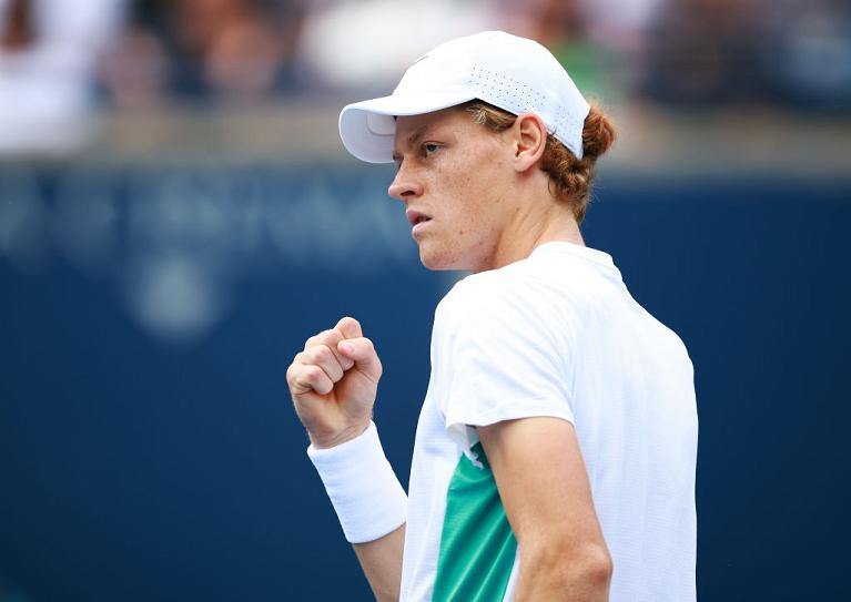 Jannik Sinner esulta (foto Getty Images)