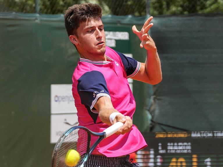 Luca Nardi colpisce di diritto (foto Peluso)