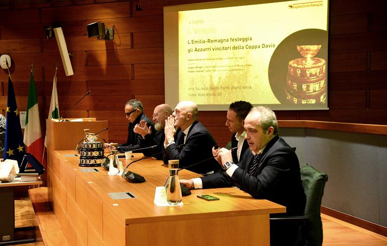 Il presidente della Federazione Italiana Tennis e Padel Angelo Binaghi e il capitano di Coppa Davis Filippo Volandri a Bologna nel corso della cerimonia nella sede della Regione Emilia-Romagna
