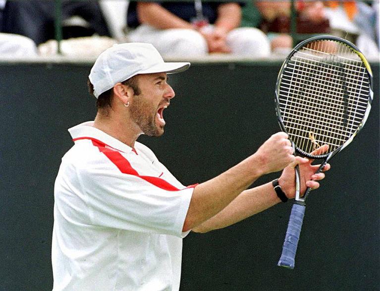 Andre Agassi in azione nel 1997 (Getty Images)