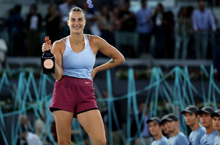Aryna Sabalenka festeggia la vittoria di Madrid 2023 (foto Getty Images)