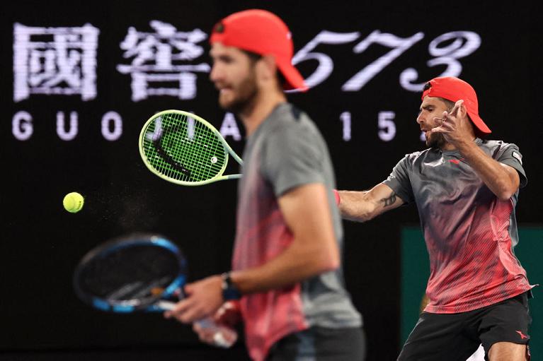 Andrea Vavassori e Simone Bolelli in azione (foto Getty Images)