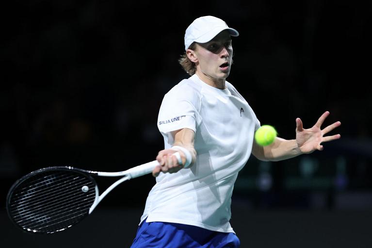 Emil Ruusuvuori in azione in Coppa Davis (Getty Images)
