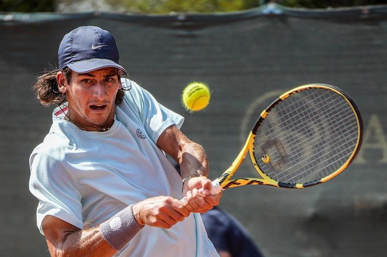 Alexander Weis colpisce di rovescio (foto Peluso)