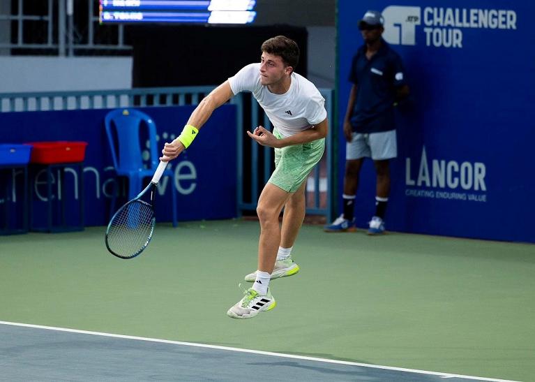 Luca Nardi al servizio