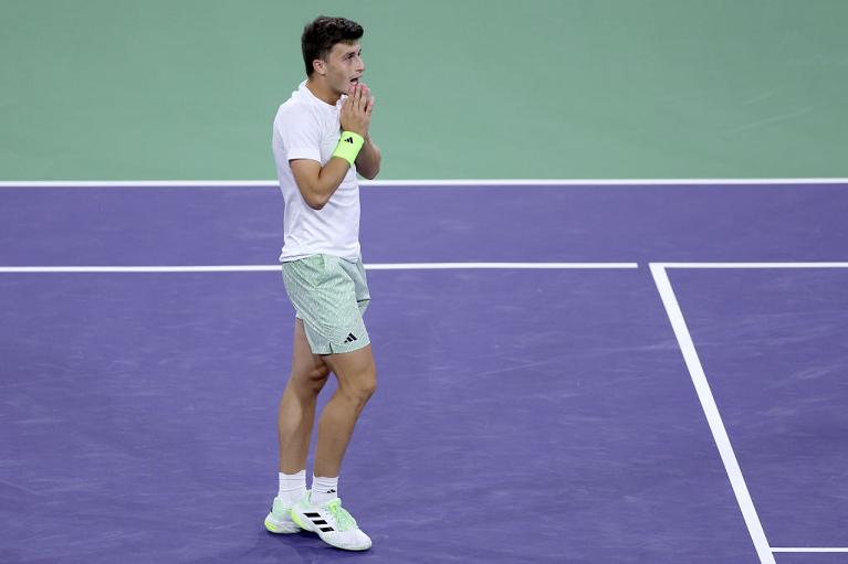 L'esultanza di Luca Nardi dopo la vittoria contro Djokovic a Indian Wells (Getty Images)