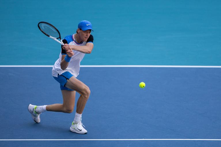 Un rovescio di Jannik Sinner a Miami (Getty Images)