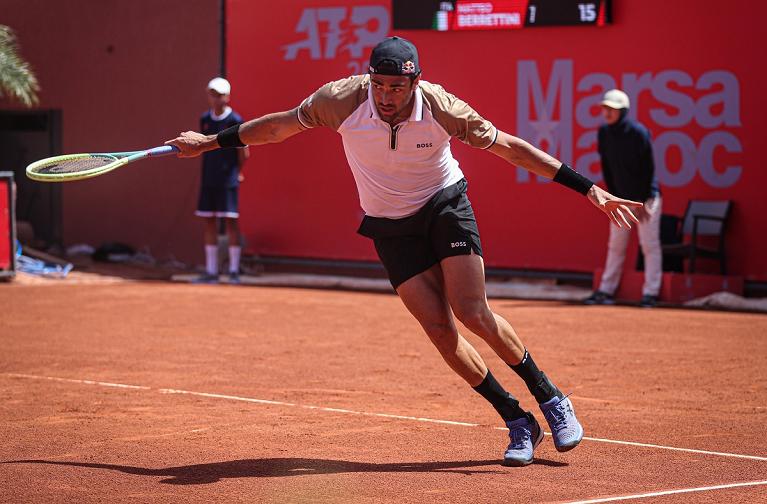 Matteo Berrettini in azione (foto Twitter Grand Prix Hassan II)