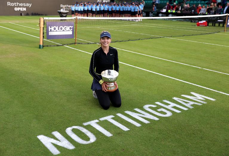 Katie Boulter con il trofeo a Nottingham (Getty Images)