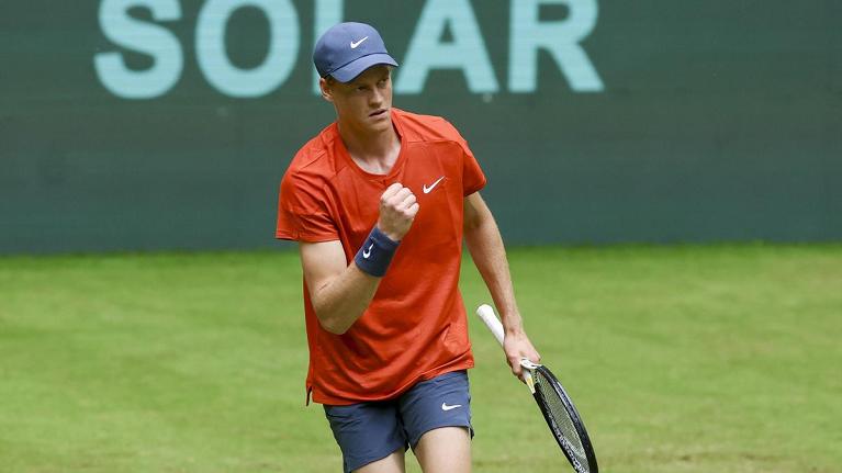 Jannik Sinner esulta