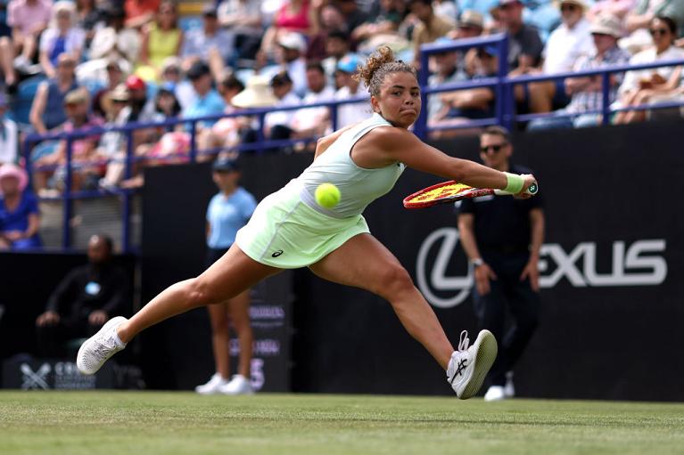 Un recupero in allungo di Jasmine Paolini (foto Getty Images)