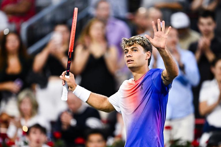 L'esultanza di Flavio Cobolli (foto Getty Images)