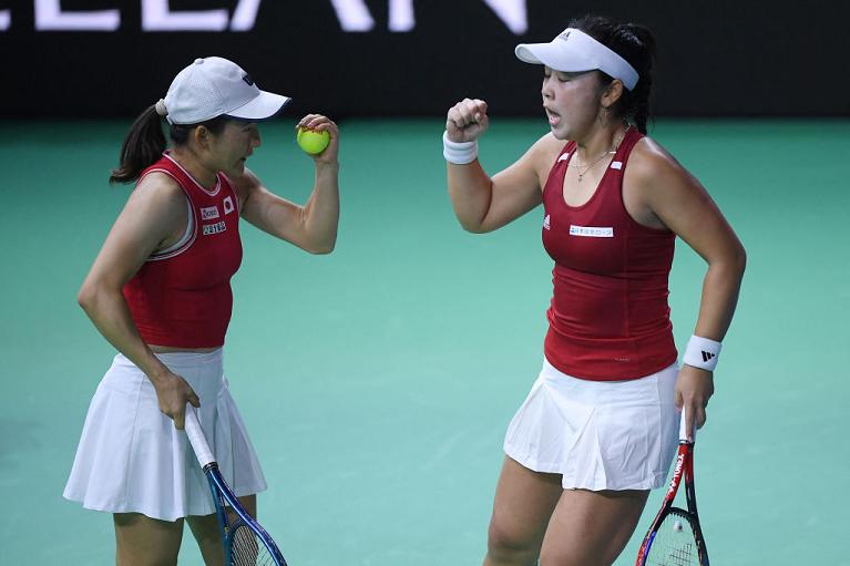 Shuko Aoyama e Eri Hozumi in Billie Jean King Cup (Getty Images)