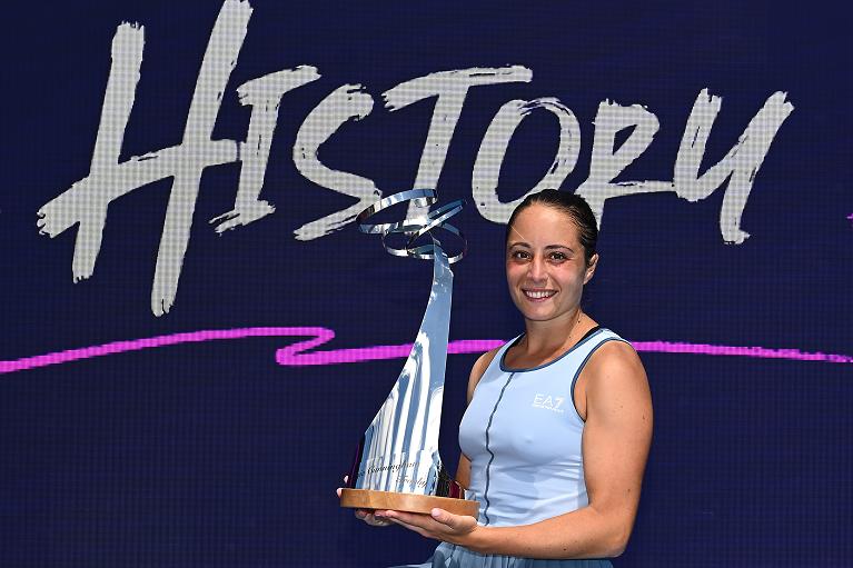 Elisabetta Cocciaretto festeggia il titolo vinto a Hobart 2026 (Getty Images)