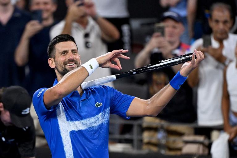 Djokovic festeggia la prima vittoria del 2025 a Brisbane (Getty Images)