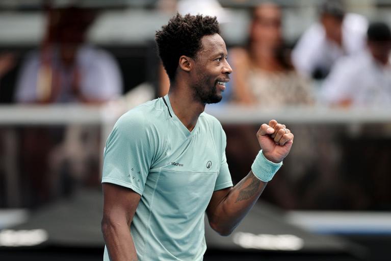 Monfils stringe il pugno in campo (Getty Images)