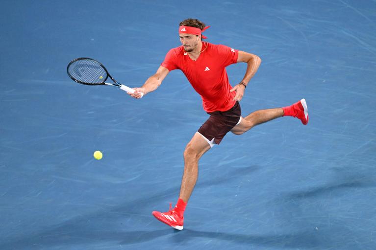 Zverev colpisce un diritto (Getty Images)