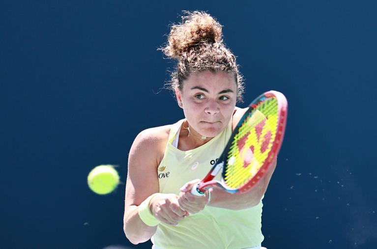 Jasmine Paolini colpisce di rovescio (foto Getty Images)