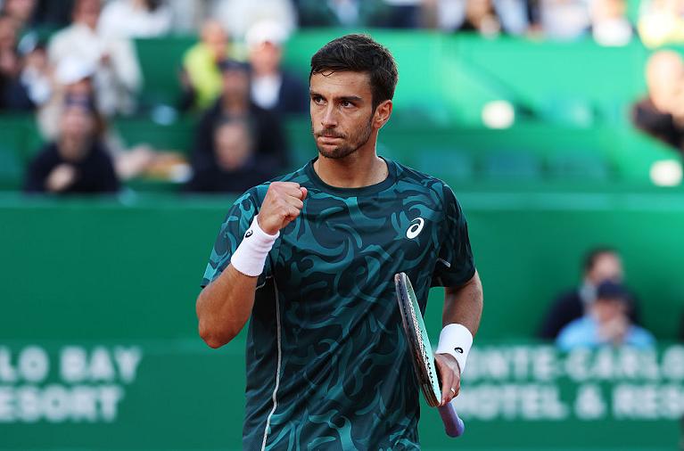 20250411_Musetti_Tsitsipas_8.jpg