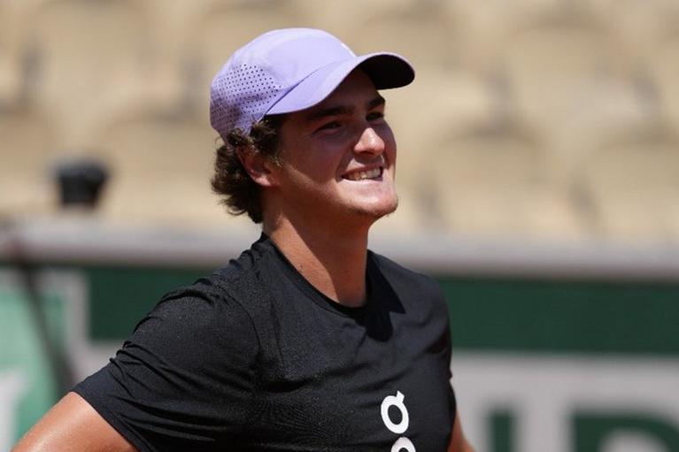 Il sorriso di Fonseca (Foto pagina X Roland Garros)