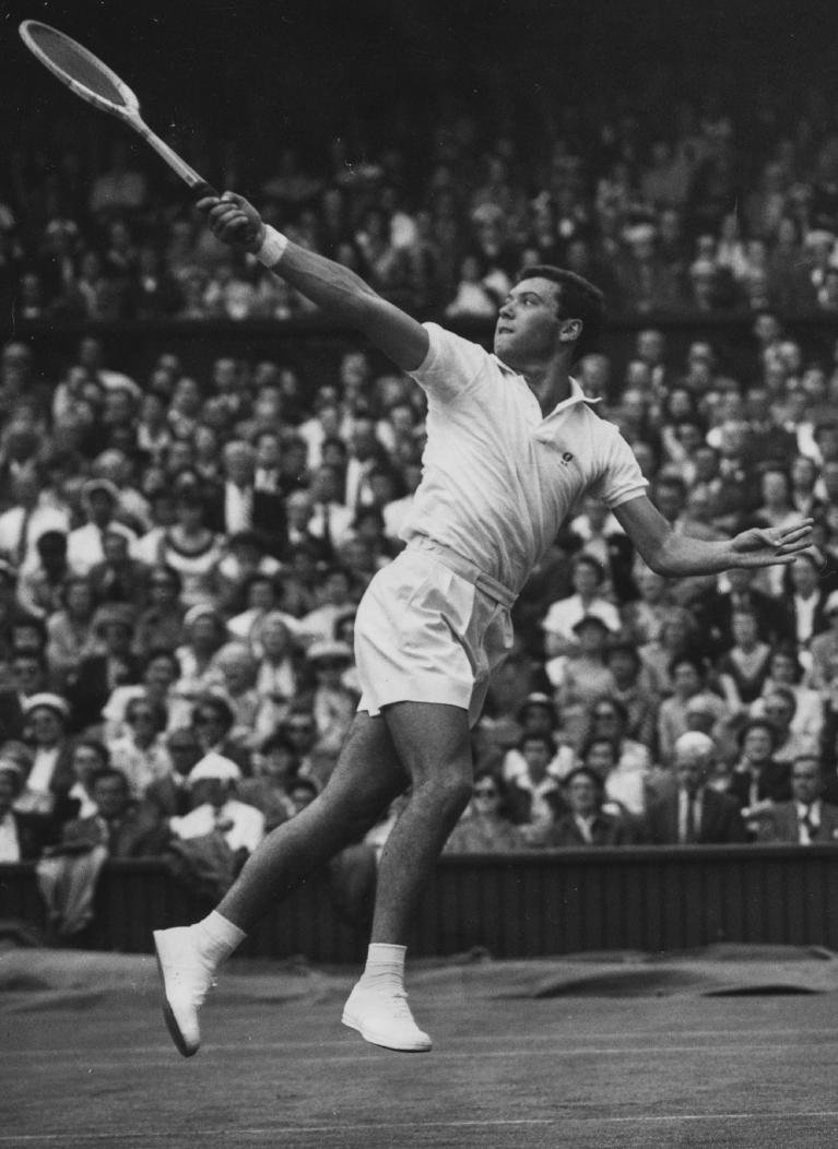 Nicola Pietrangeli, due volte nei quarti a Wimbledon nel 1955, in semifinale nel 1960