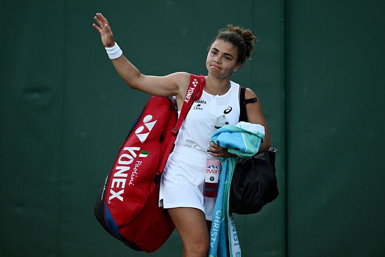 Jasmine Paolini saluta il pubblico (foto Getty Images)